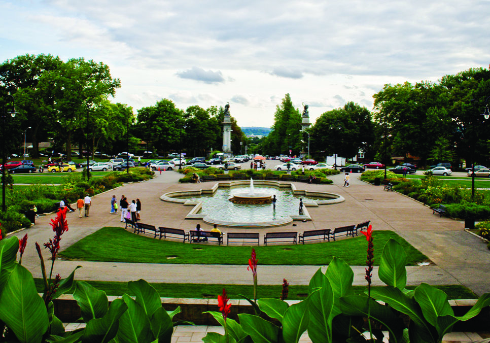 Highland Park entry garden